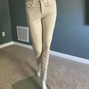 AG cigarette leg “The Stilt” jean, size 27R, crème color